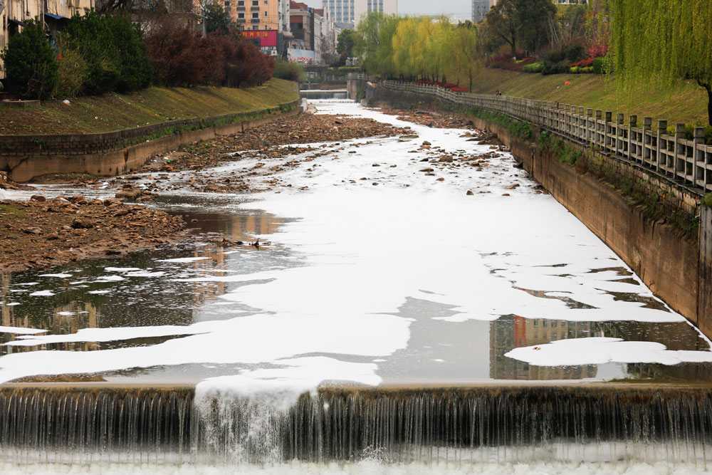 odpadova-voda-farbiarni-cina